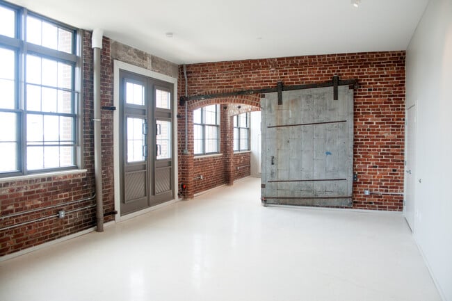 Wall of windows! - 275 Medford