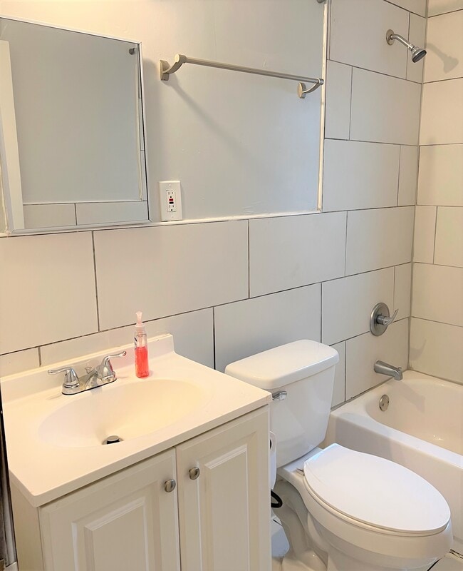 Bathroom - 1623 Summit Rd