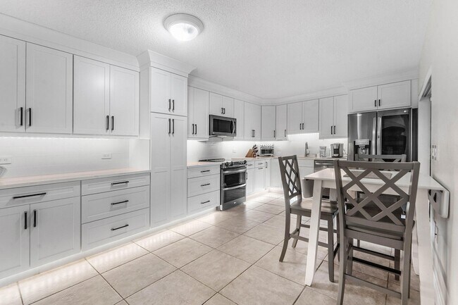 Foto del edificio - 1024 10th Ln