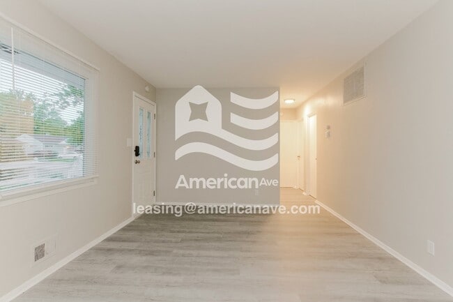 Foto del edificio - 4741 N Longworth Ave