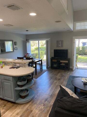 Foto del edificio - 12844 Woodmill Dr