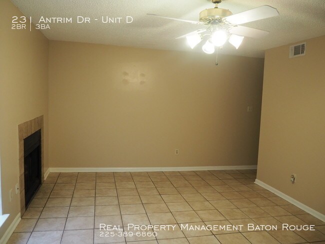 Foto del edificio - Townhome Near Sharp Rd