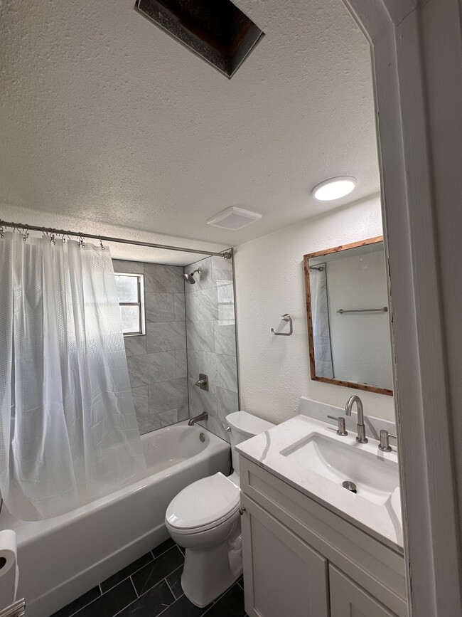 Foto del edificio - 224 Pleasant Grove Rd