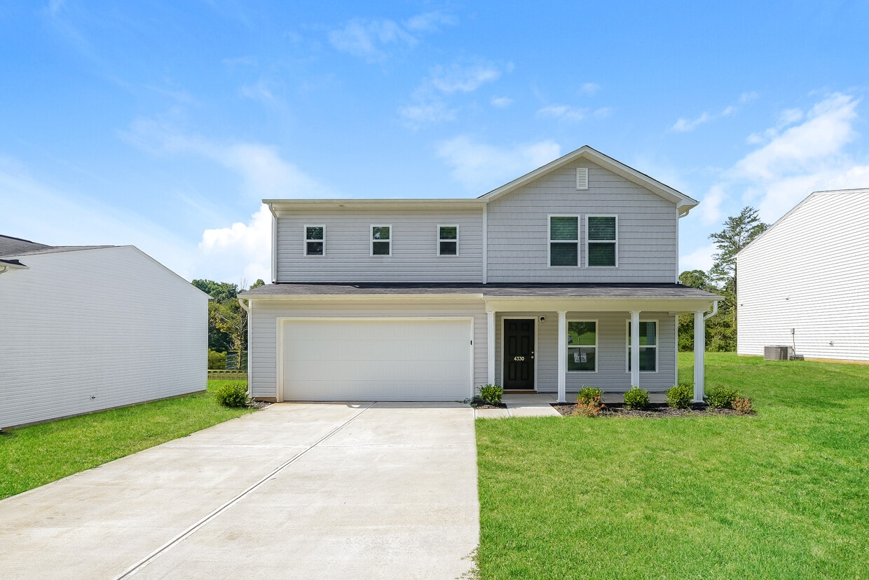 Primary Photo - 4330 Shadi-Green Ln, Winston-Salem, NC