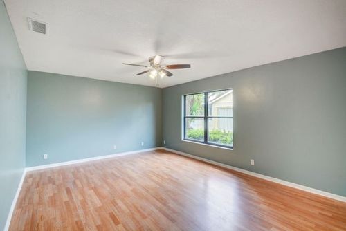 Building Photo - 865 Lantern Tree Ln