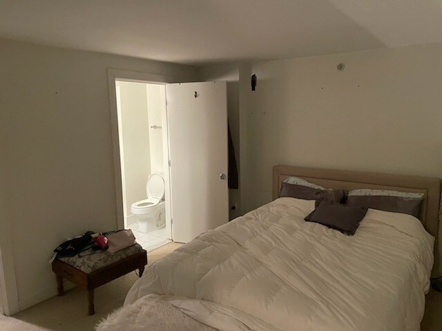 Lofted bedroom - 72 Ashland St