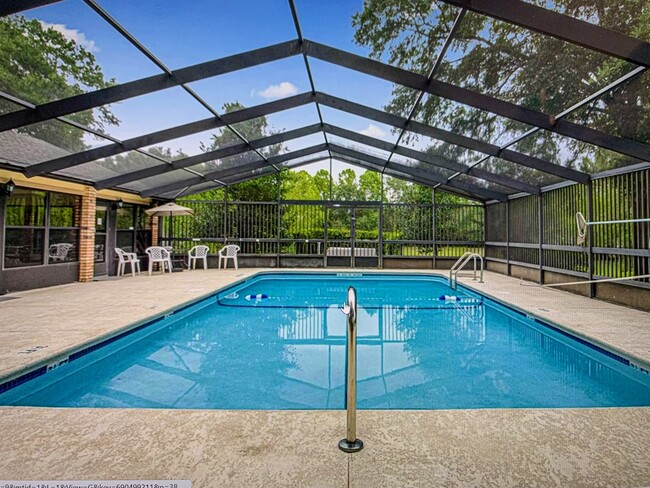 Private community pool - 2224 NE 39th Ave