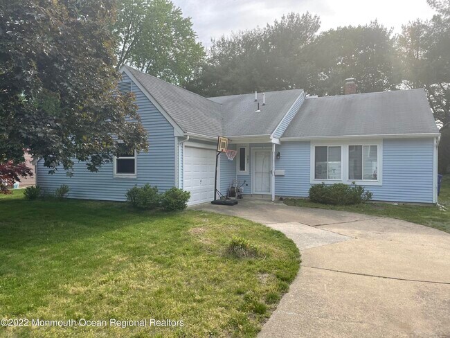 Building Photo - 302 Ashford Rd