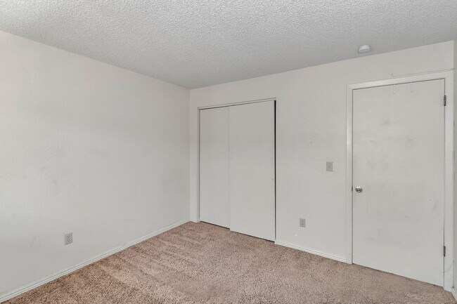 Foto del edificio - Cozy 2-Bedroom Condo Near CMU & St. Mary’s...
