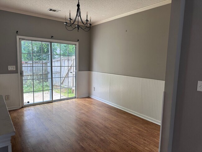 Building Photo - 3 Bedroom Marietta Townhome
