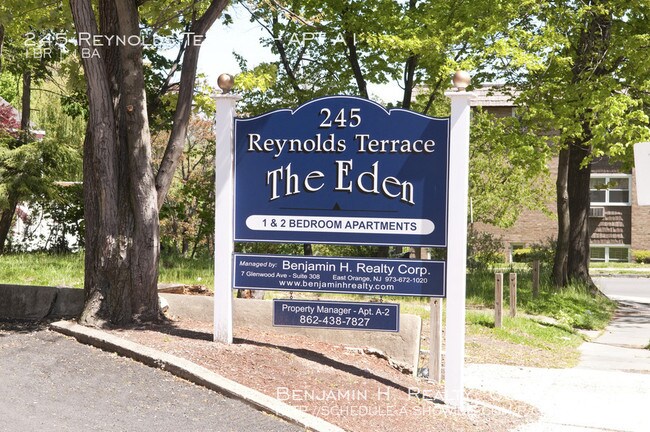 Building Photo - 245 Reynolds Terrace