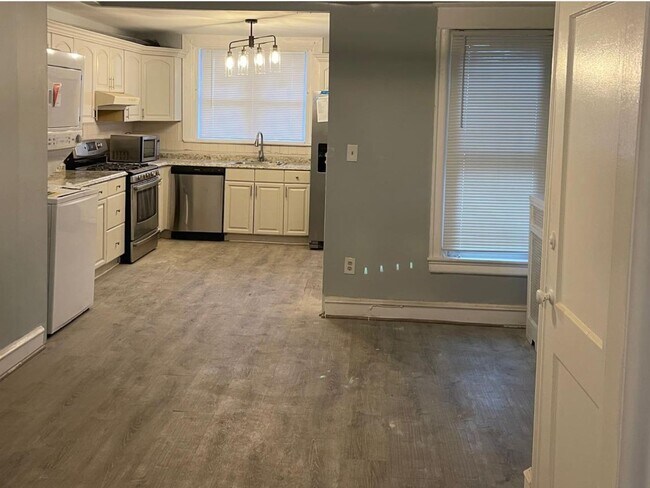 Foto del edificio - 3 Bedroom Single Family Home in Philadelphia