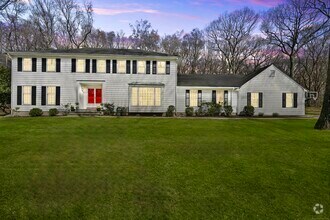 Building Photo - 60 Squires Ln