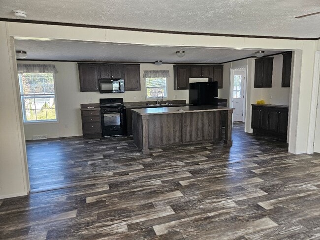 Building Photo - 20 Boulder Way