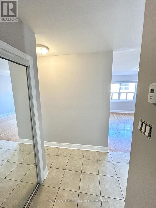 Building Photo - 9 Thirty Third St