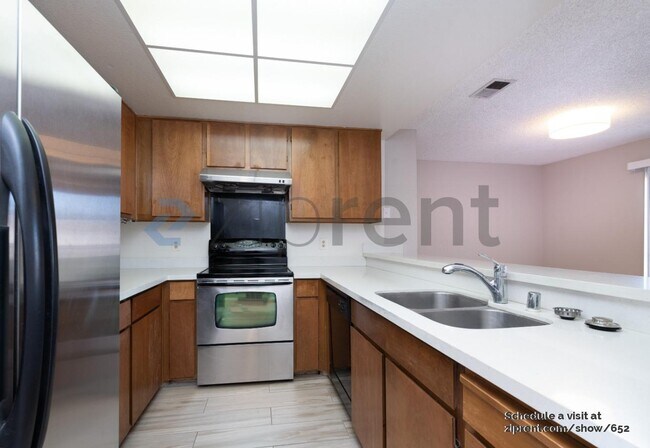 Foto del edificio - 151 Silcreek Dr
