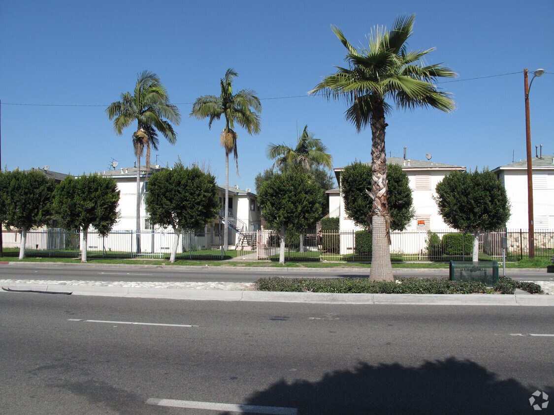 2019 E Alondra Blvd, Compton, CA 90221 Apartments in Compton, CA