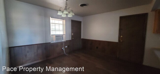 Building Photo - 3 br, 2 bath House - 4325 Summit Circle