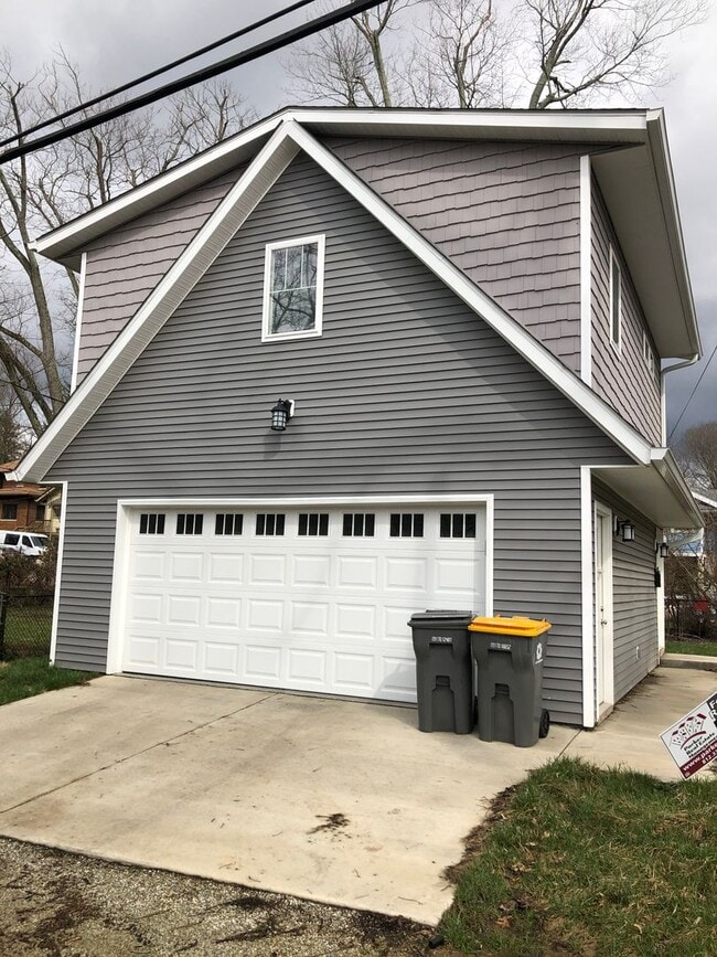 Building Photo - 714 S Henderson St Building Photo - 714 S Henderson St