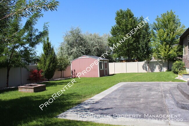 Building Photo - Beautiful 5 Bed, 3.5 Bath Syracuse Home