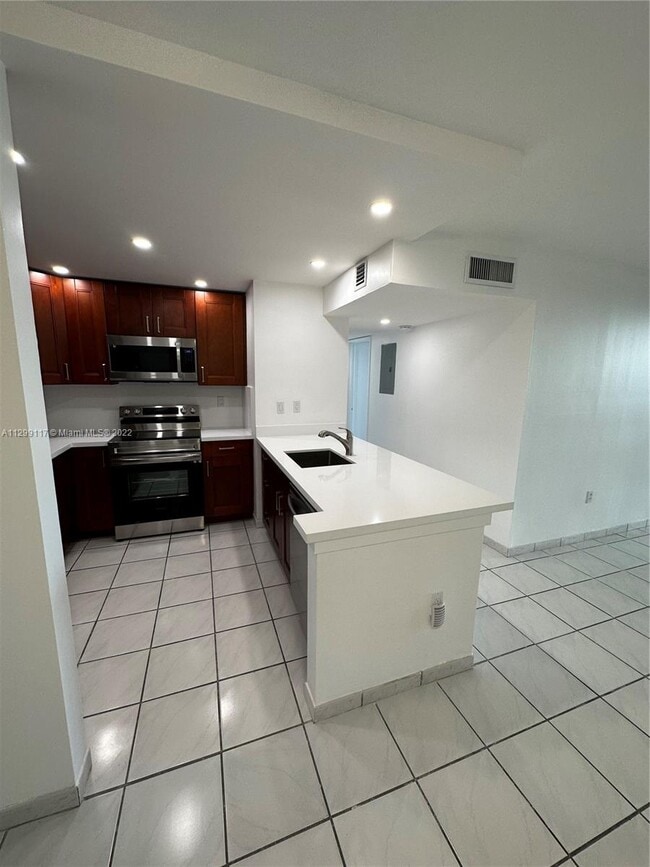 9682 Fontainebleau Blvd Unit 508, Miami, FL 33172 Condo for Rent in