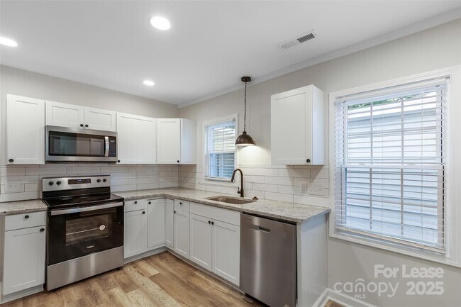 Foto del edificio - 2237 Ashley Rd