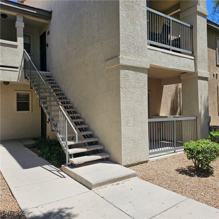 Primary Photo - 8000 W Badura Ave