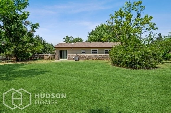 Building Photo - NOW AVAILABLE! 10608 Bellview Dr, Midwest ...