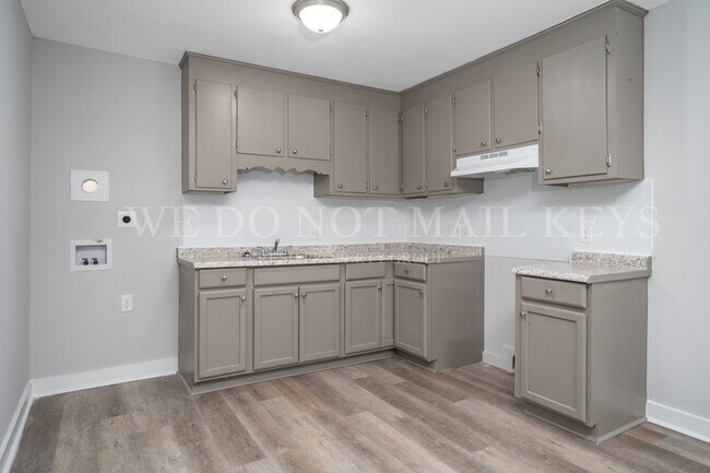 Building Photo - 118 Nandina Ct