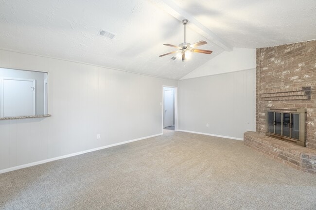 Building Photo - 4611 Wee Lassie Ln