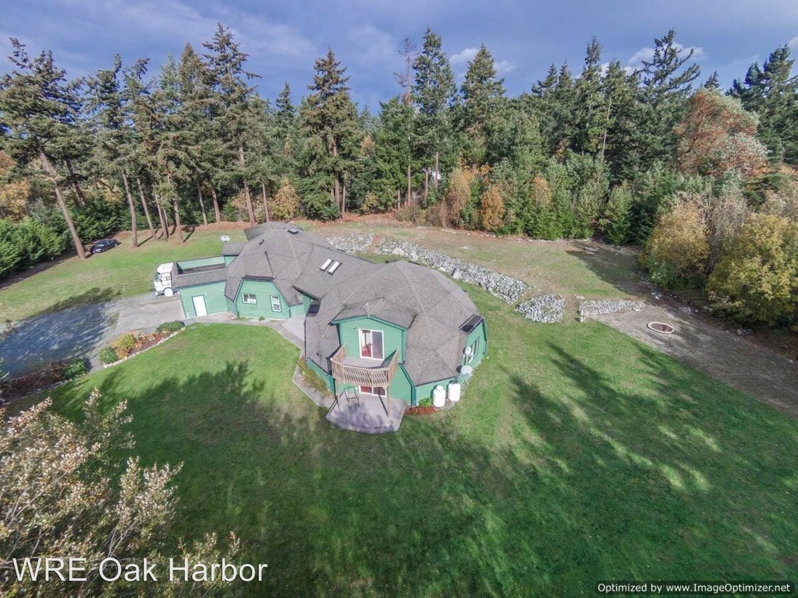 Foto principal - 1028 Custer St