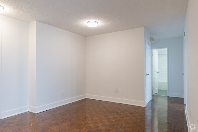 3BR, 1BA - 1,031SF - Dining Room - 145 & 147 Wellington St.