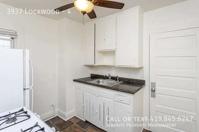 Building Photo - 3937 Lockwood-4