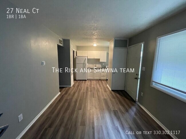 Building Photo - One bedroom one floor living  West Akron