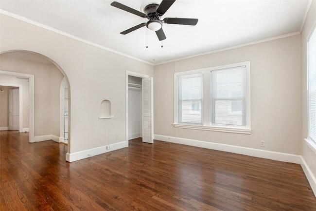 Photo - 5900 Oram St Apartment