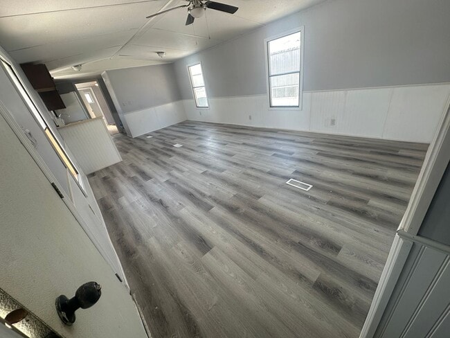 Foto del edificio - Discover your new HOME! 3 Bedroom, 2 Bath Mobile Home in Yorktowne