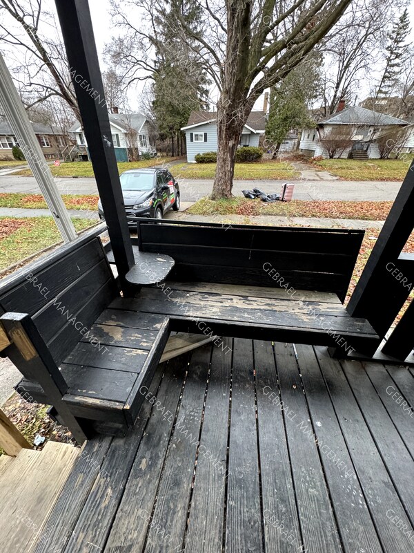 Building Photo - 2423 Raskob St