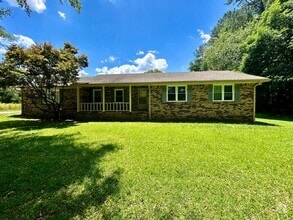 Building Photo - 488 Dogwood Trail