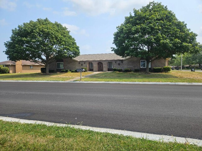 Building Photo - 1136 Stoney Springs Road