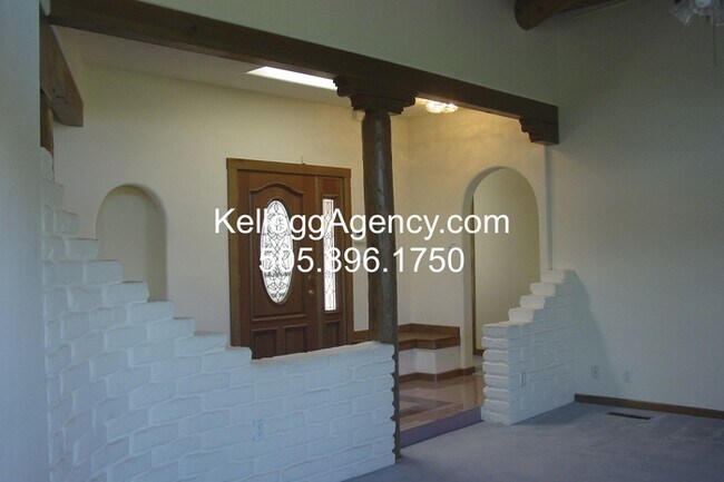 Building Photo - CUSTOM HOME - VIEWS - RIVERS EDGE