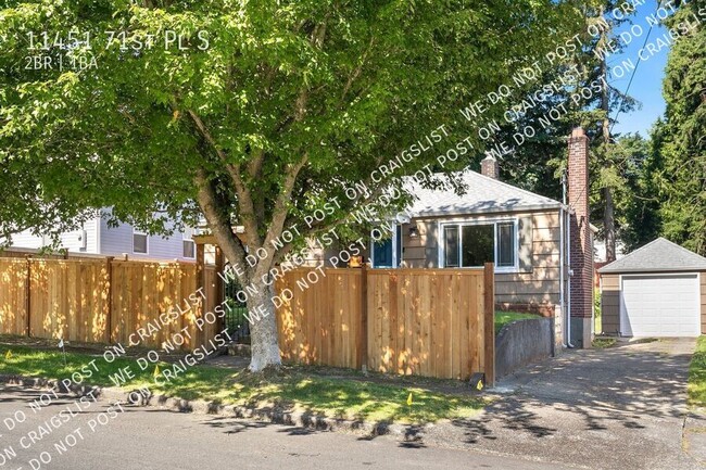 Building Photo - South Seattle 2+ bed 1 bath w/office or 3r...