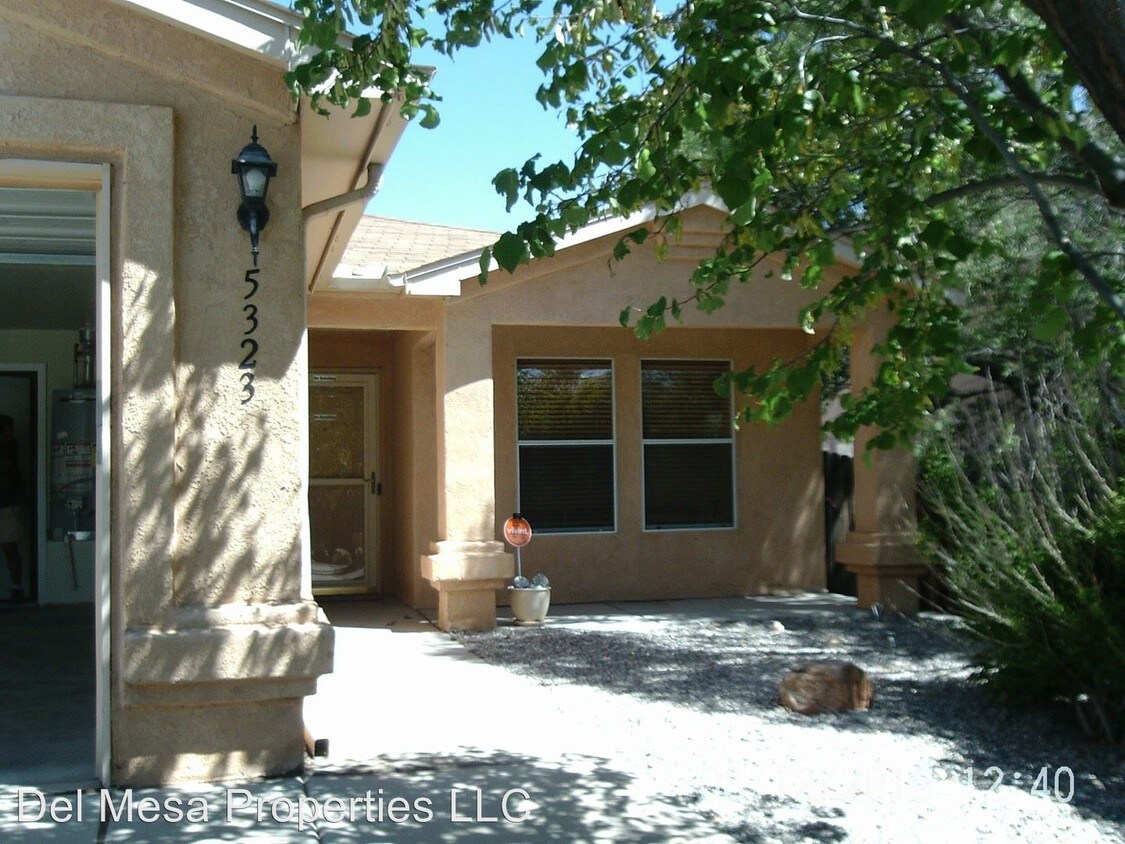 Foto principal - 3 br, 2 bath House - 5323 River Ridge Ave.