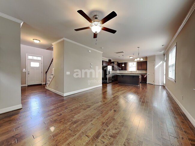 Building Photo - 1405 Yellow Wood Dr