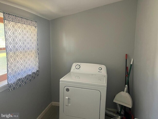 Foto del edificio - 16 Clinton St