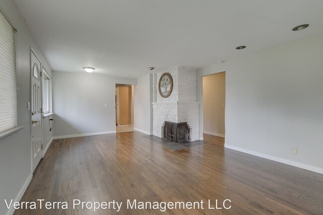 Building Photo - 3 br, 1.5 bath House - 1616 N 196th PL