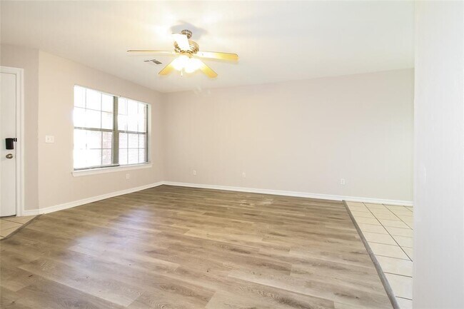 Building Photo - 11303 Paradise Out Ln