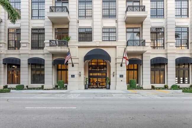 Foto del edificio - 701 S Olive Ave
