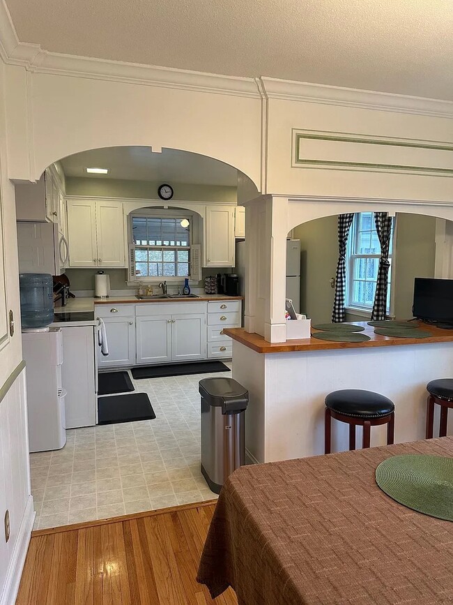 Foto del edificio - 1215 Everett St S