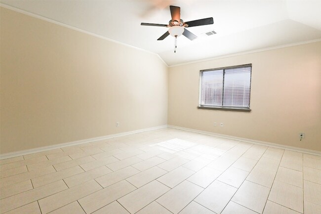 Foto del edificio - 5223 Jordan Ridge Dr
