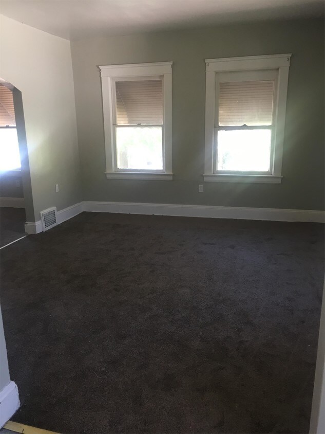 Foto del edificio - 3651 E 55th St